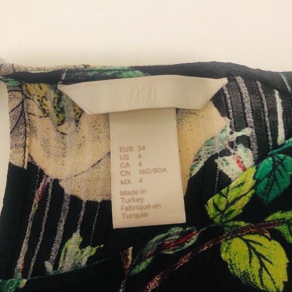 H&M | Floral Sheer Blouse w/ Bell Sleeves - Picture 7 of 8